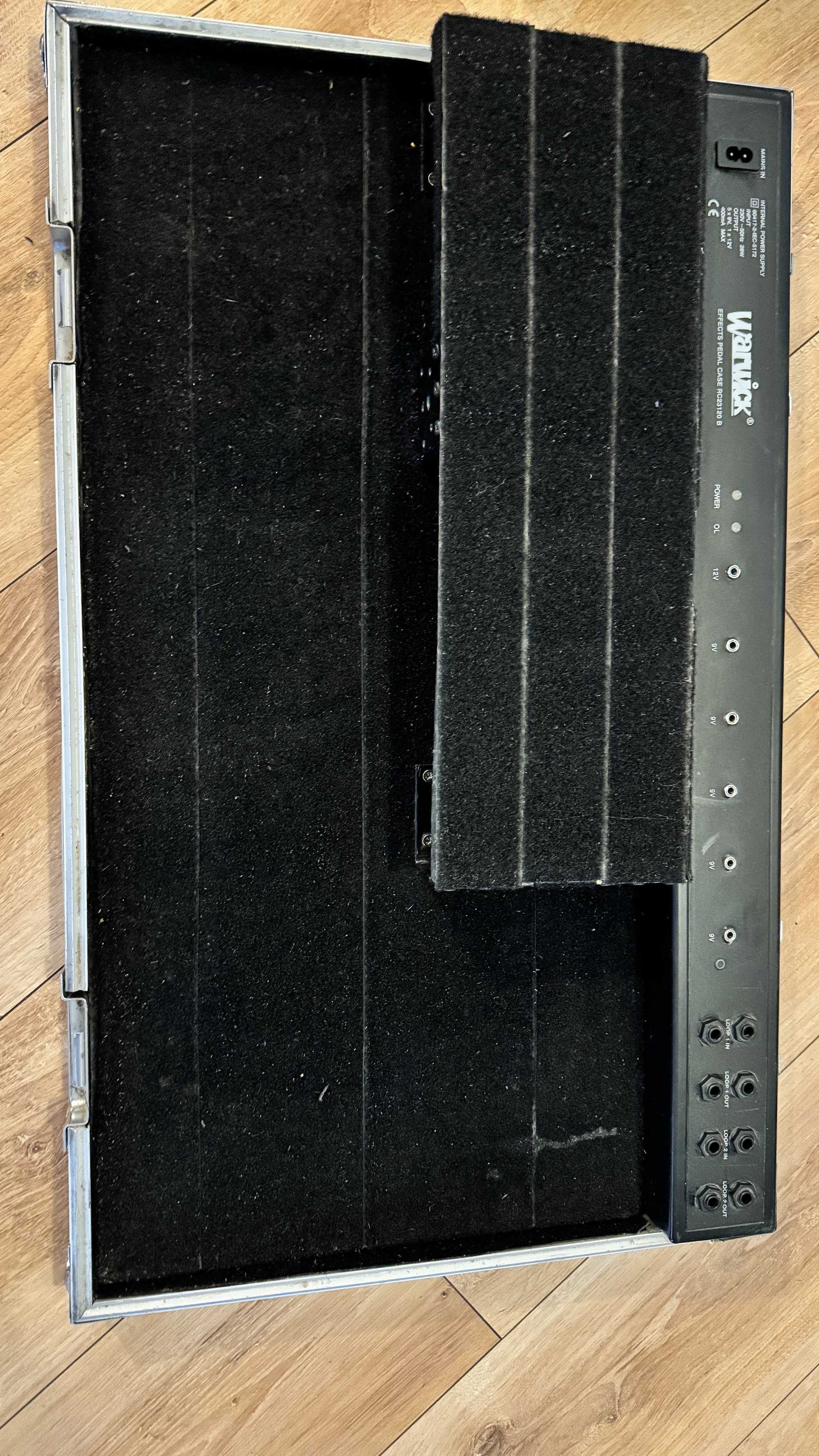 Warwick RC23120B - pancerny case