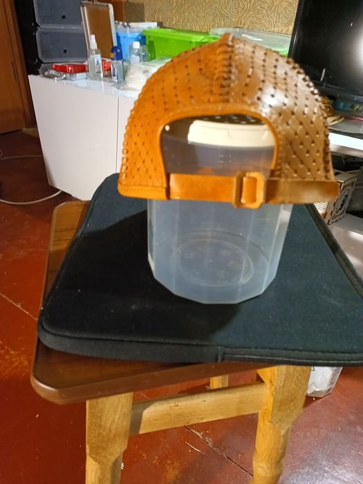 Бейсболка с логотипом