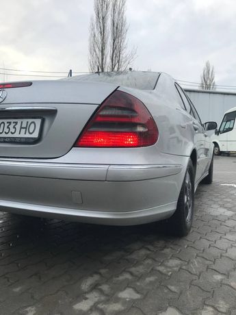 Продам Mercedes-Benz 211