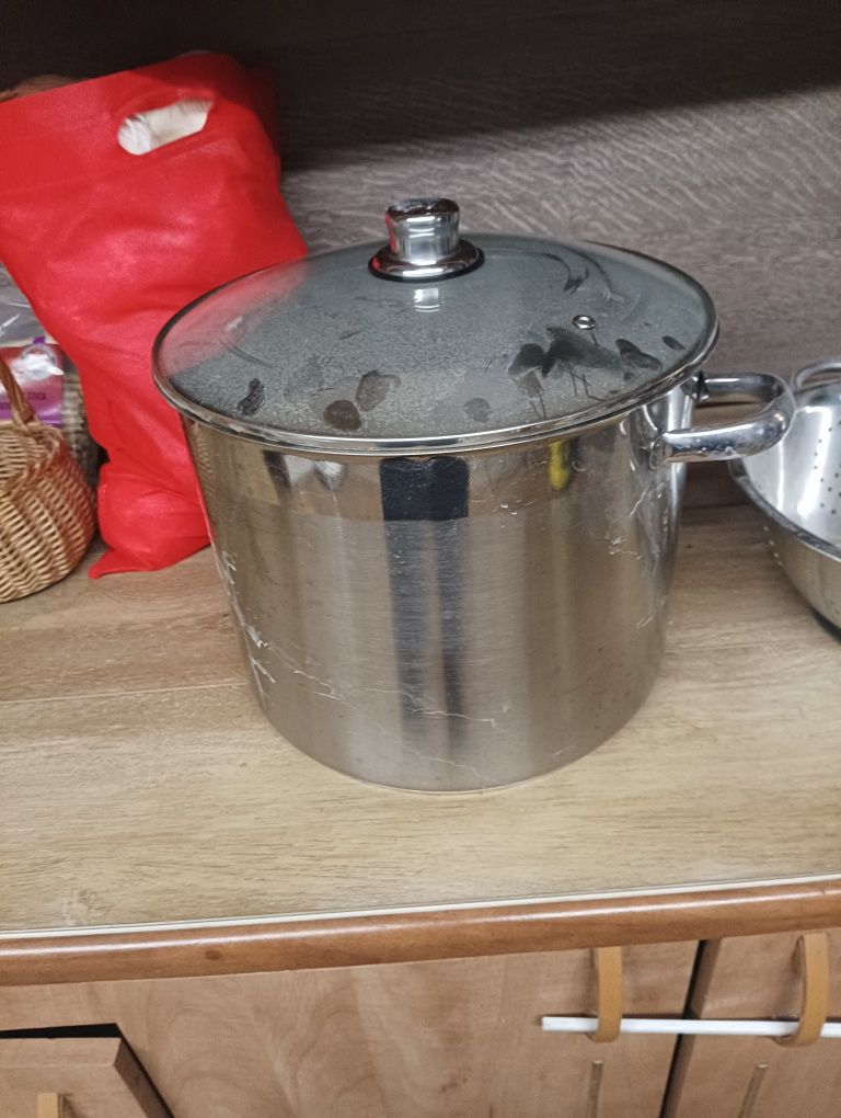 Sprzedam garnek 15l