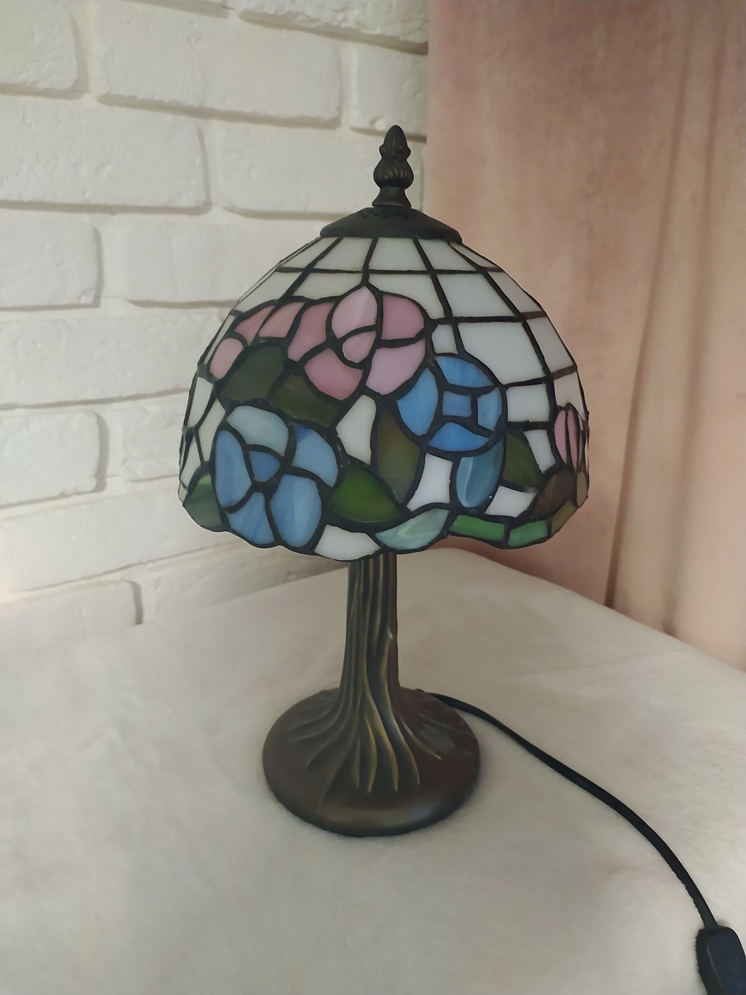 Lampka witrażowa Tiffany stołowa