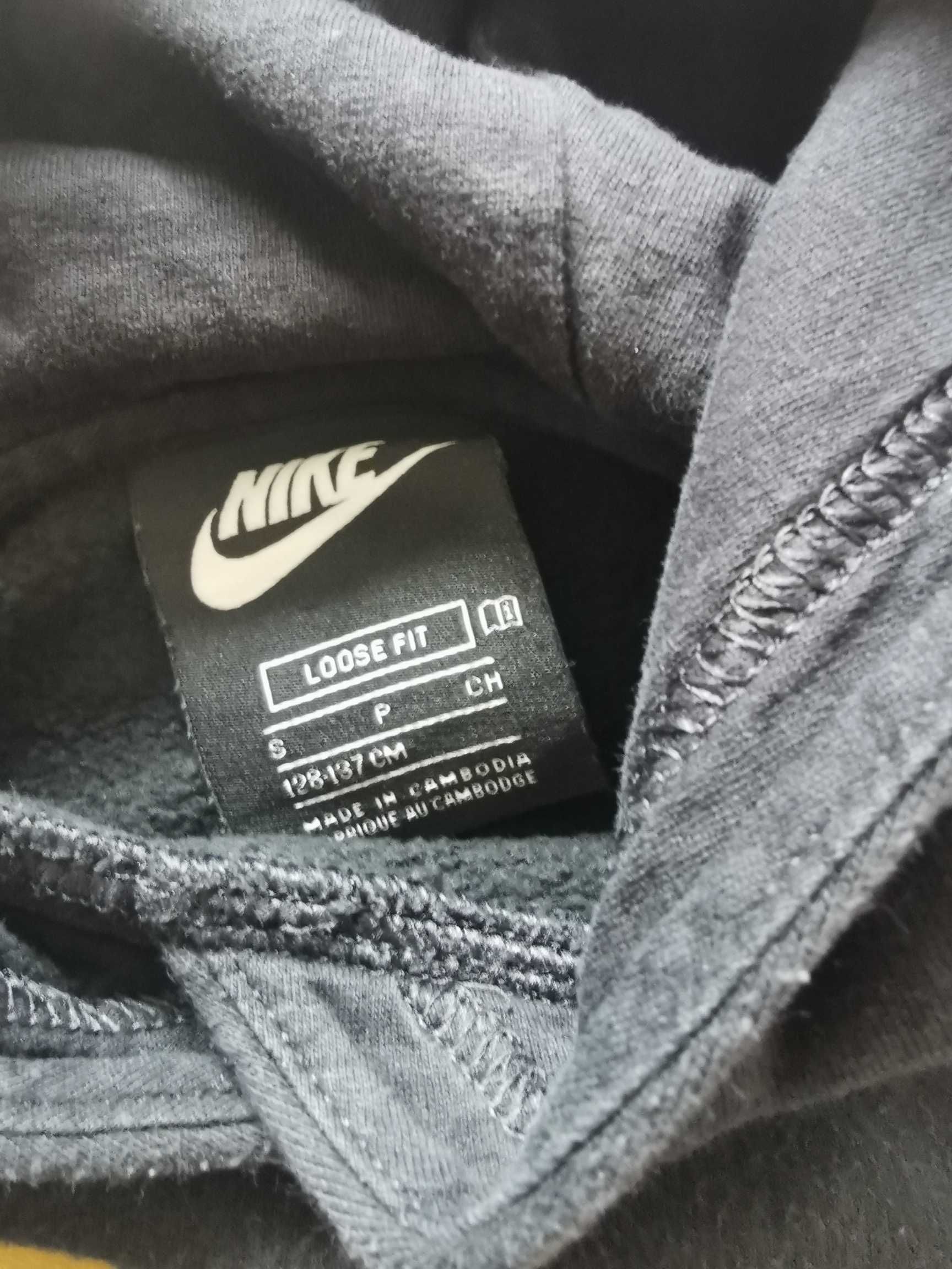 Bluza dziecięca Nike czarna z kapturem 128-137 cm