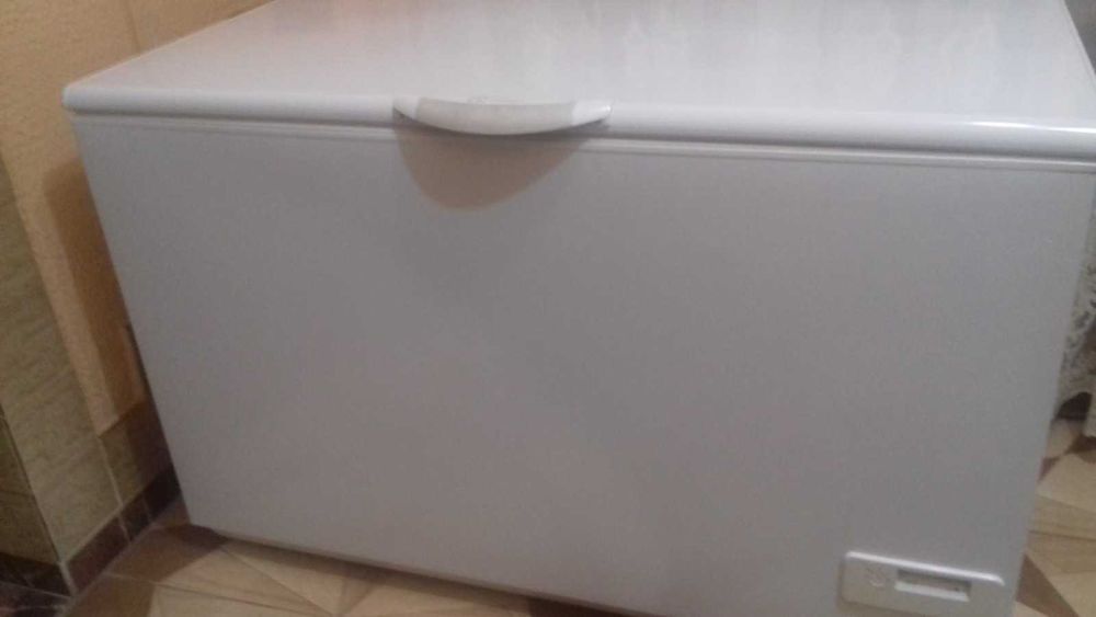 Морозильна камера 400 л Electrolux