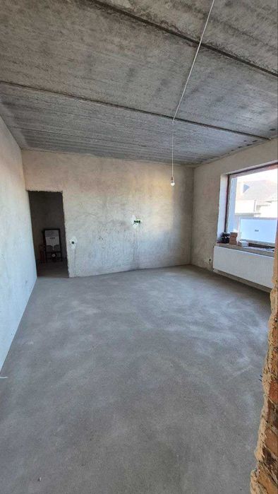 Продаж сучасного будинку в затишній локації.