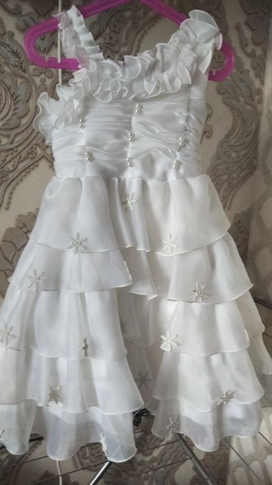 Плаття сніжинки для дівчинки