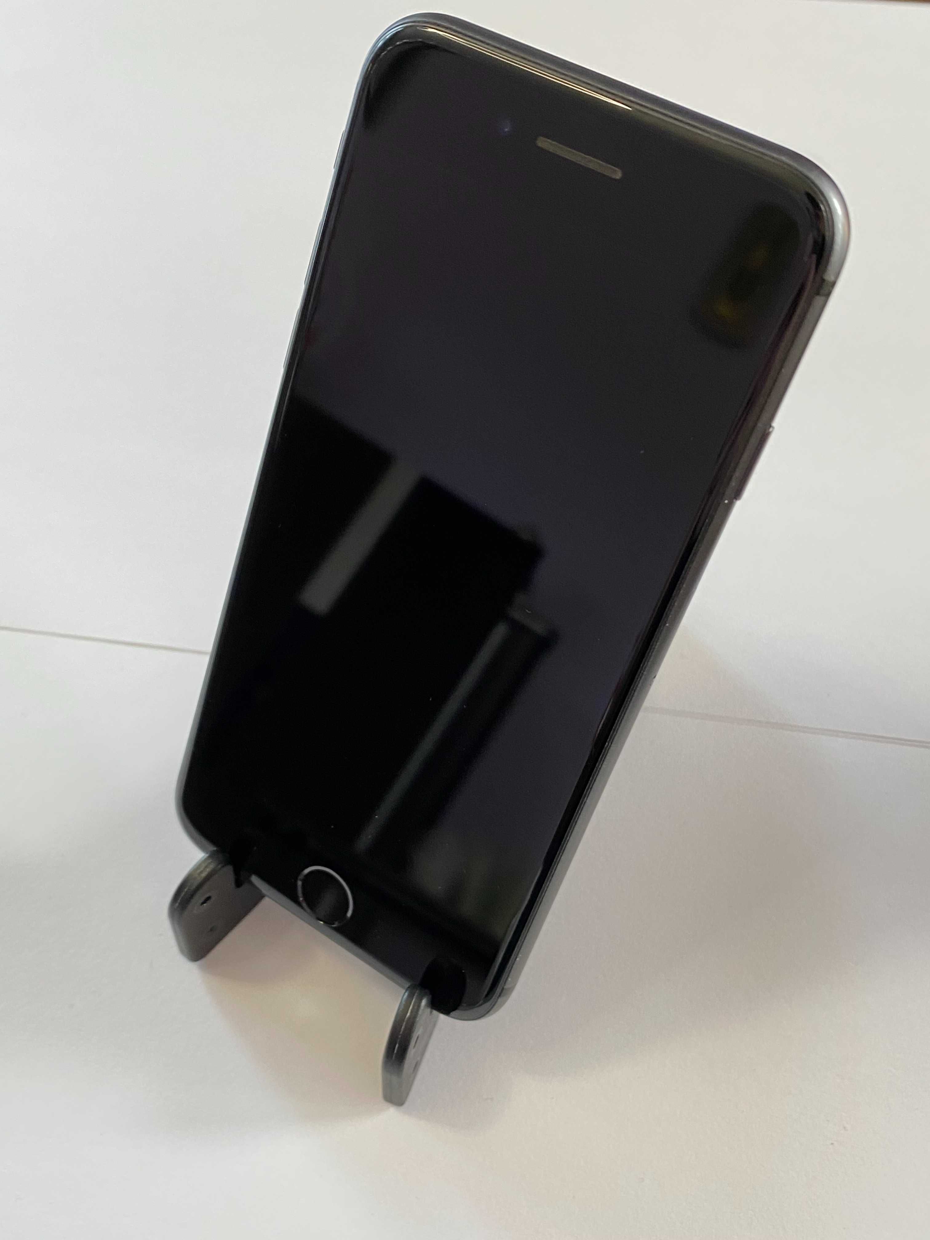 iPhone 8 Czarny 64GB + Etui