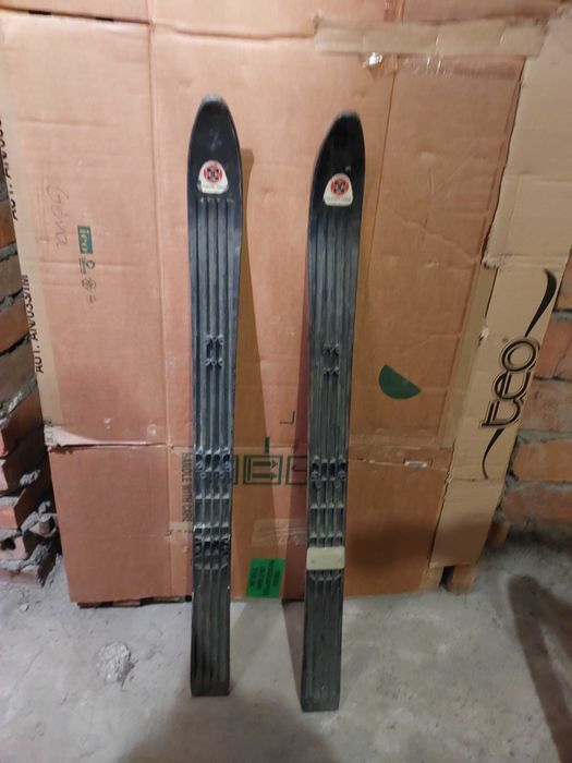 Stare małe narty plastikowe Polsport