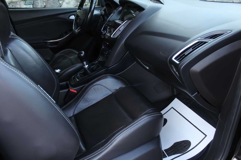 Ford Focus ST      2017
