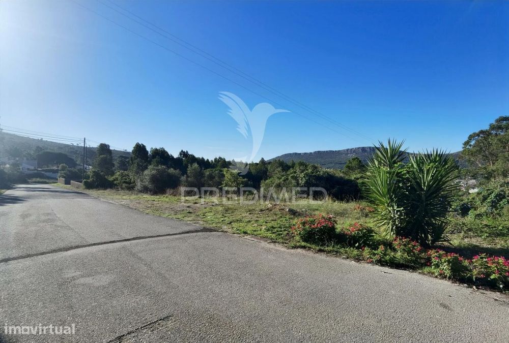 Lote de terreno urbano em Minde / Alcanena