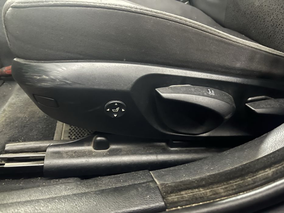 Tapicerka materiatowa BMW e91 fotele grzane kanapa boczki Europa