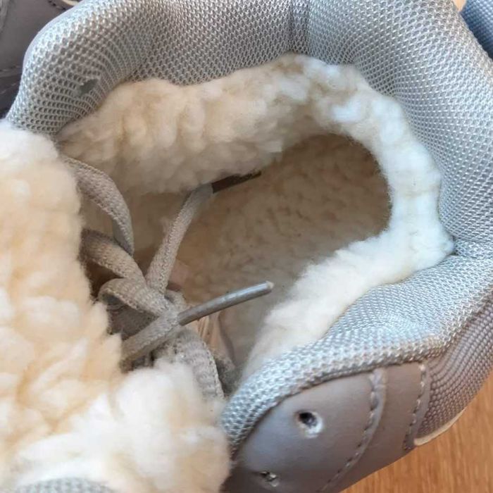 Кроссовки женские на зиму с мехом Adidas Yeezy Boost 700 High (23 см)