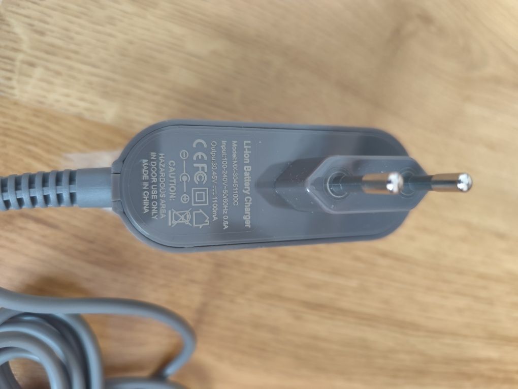 Ladowarka do baterii dyson v6 v7 v8