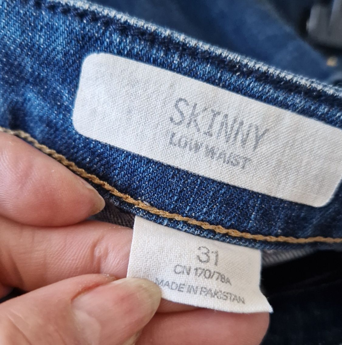 Spodnie damskie  skiny  40.