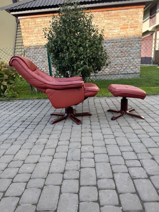 Крісло шкіряне реклайнер з пуфом (00128)