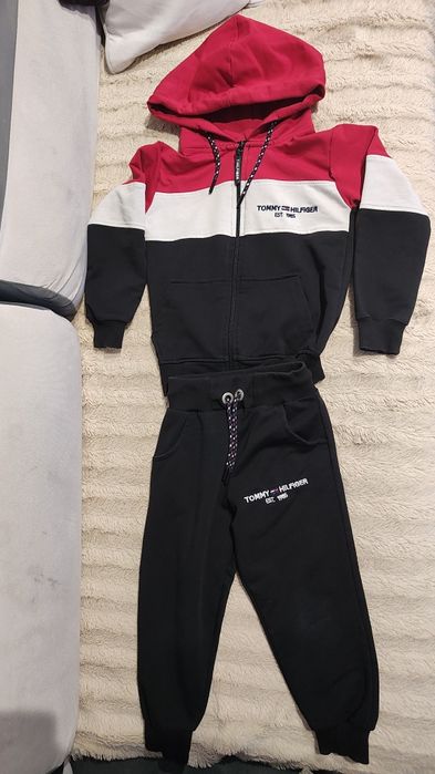 Dres Tommy Hilfiger 98-104