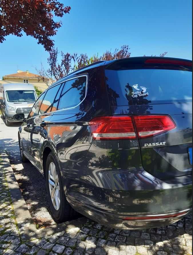 VW Passat Variant 12-2017 c/poucos km (nacional)