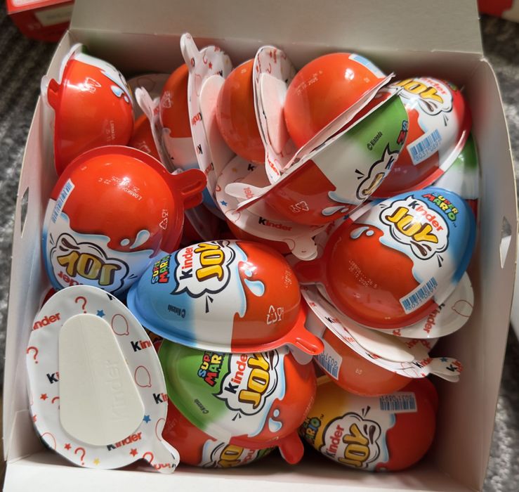Nieużywane Kinder Jajka z serii Super Mario