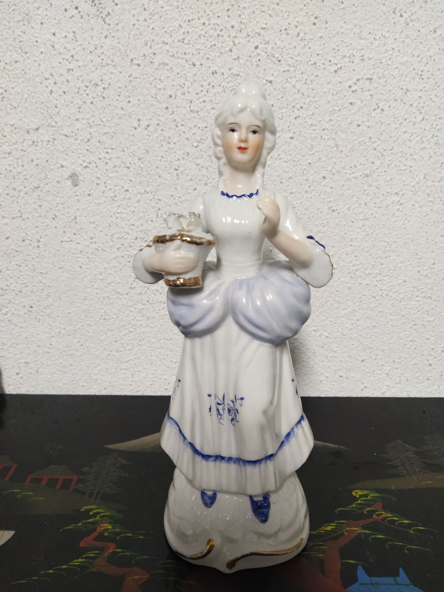 Casal de Duques em porcelana, estilo Luís XIV