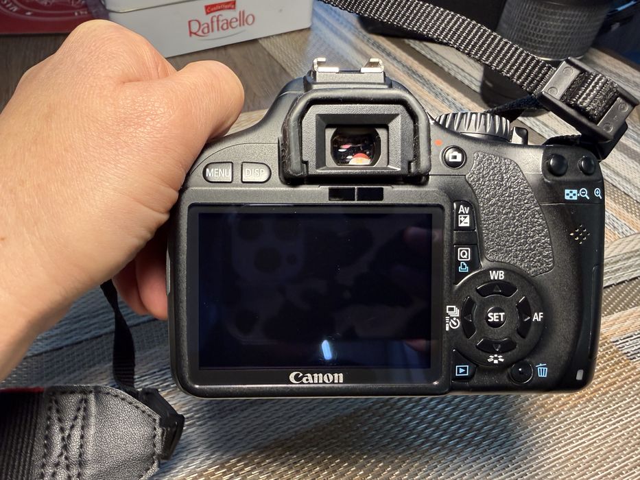 Фотоапарат Canon EOS 550 d