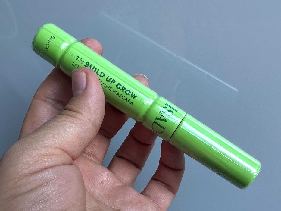 Туш для вій Build Up Grow Length & Volume,насичено інтенсивно чорна