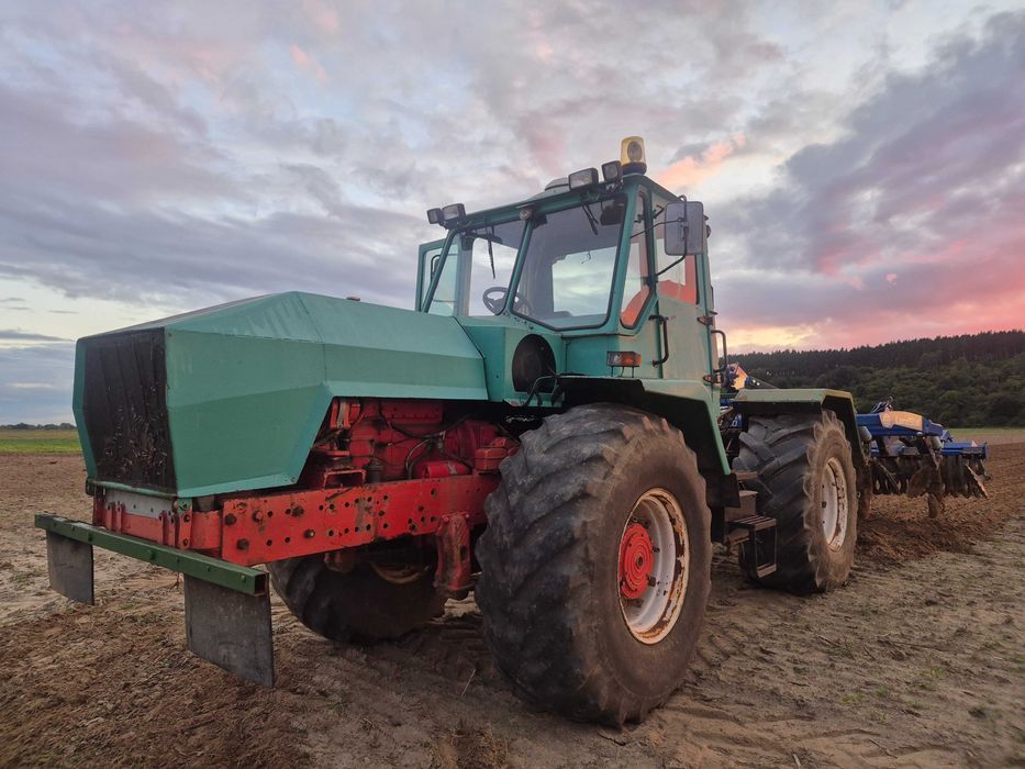 Traktor Kirowiec Charkowiec t150k