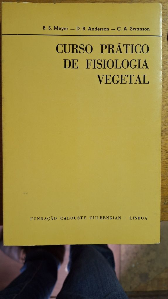 Lote de 3 excelentes livros esgotados da Fundação Calouste Gulbenkian