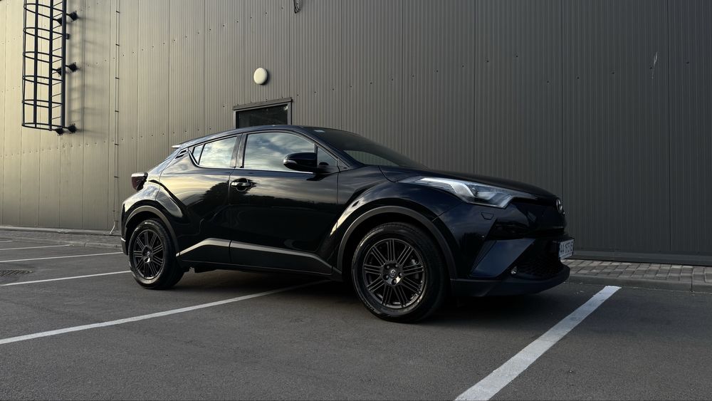 Продам Toyota CH-R