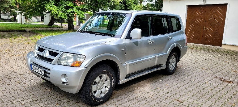 Mitsubishi Pajero 3  3.2DiD 7 osób