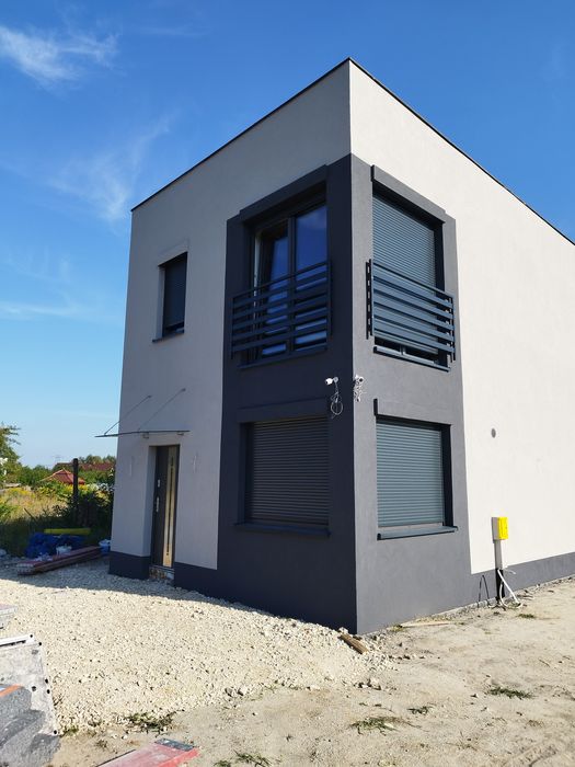 Elewacje, docieplenia domów, tynki, malowanie, papa termozgrzewalna.