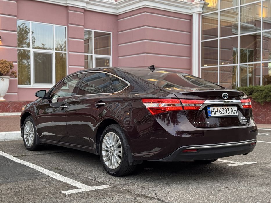 Toyota Avalon Hybrid 2013
