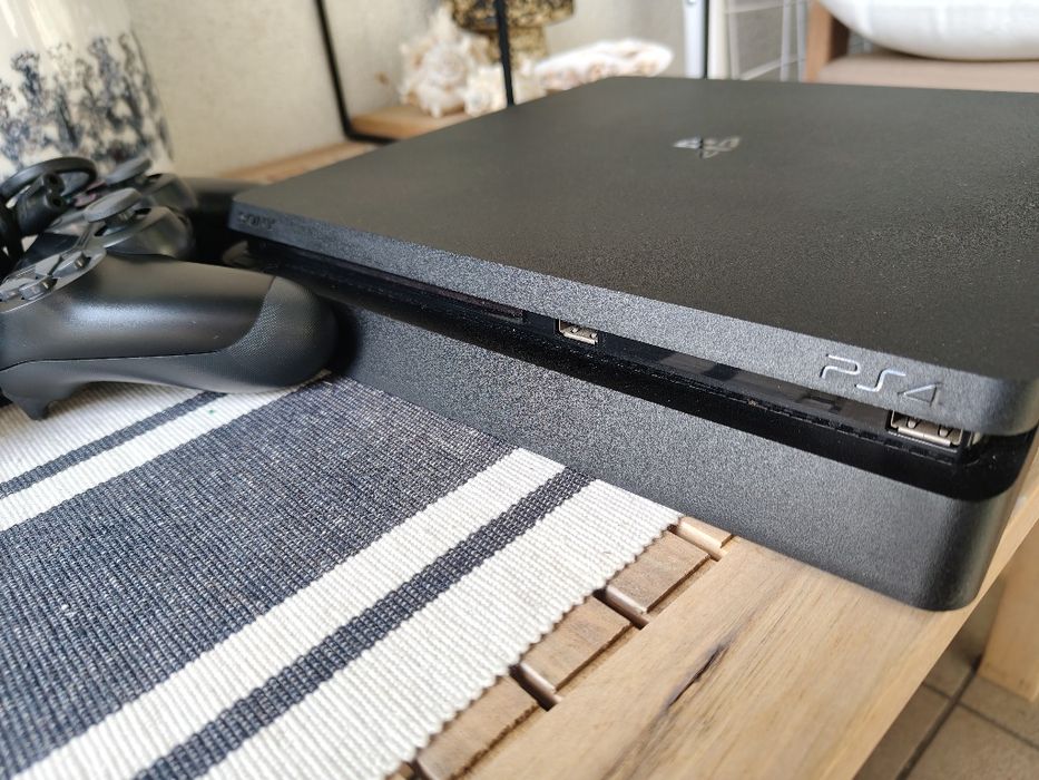 Konsola PlayStation 4 Sony PS4 Slim 500GB Pad okablowanie HDMI / Gry
