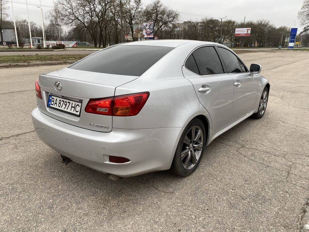 Lexus IS220d в ідеальному стані