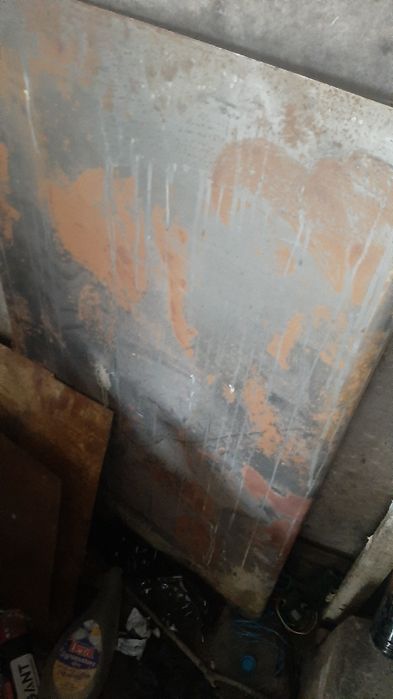 Лист металу,та невеликий кусок ціна за все