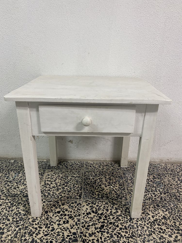 Mesa de Apoio com Gaveta