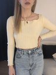 bluzeczka sweterek outfitbook kremowa