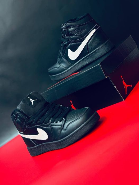 Зимние Найк Джордан Ретро черные / теплые мужские кросы Nike Jordan /э