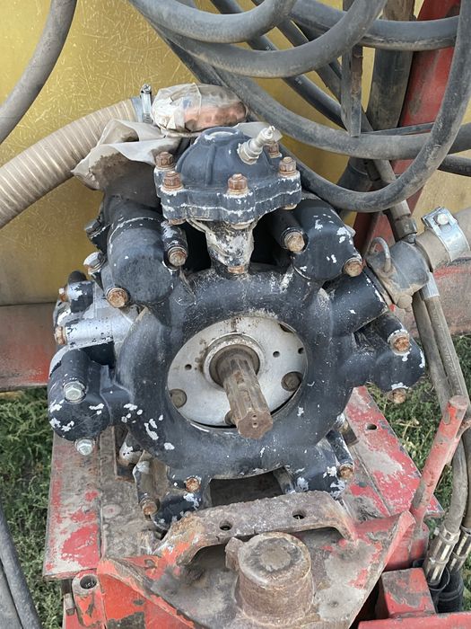 Оприскувач Rou 2500