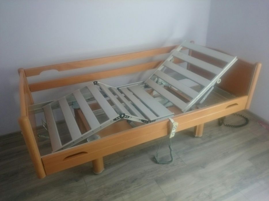 Ładne meblowe łóżko rehabilitacyjne i nówka materac w zestawie i