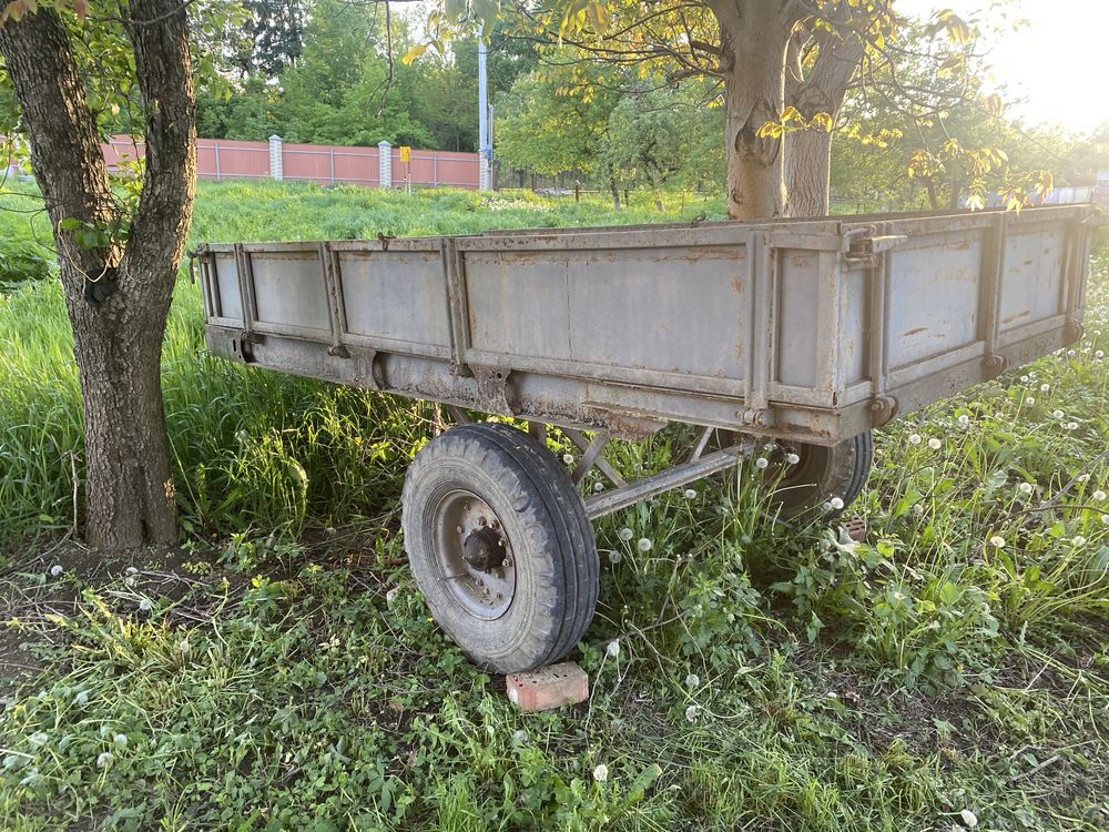 Прицеп тракторний