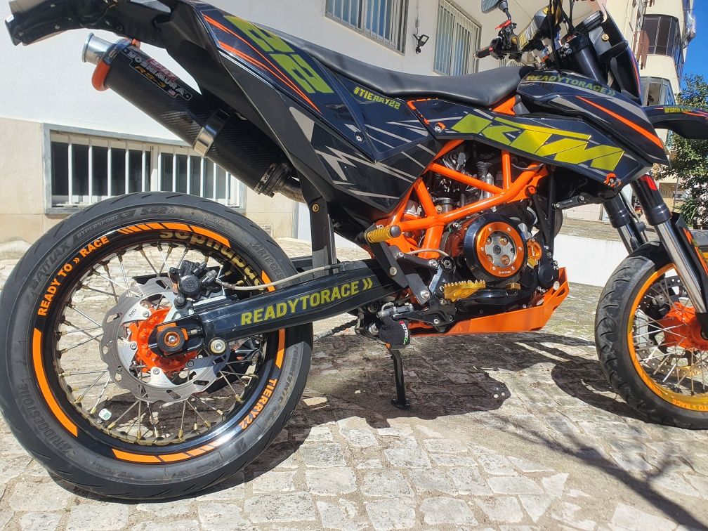 Vendo Ktm 690 sm