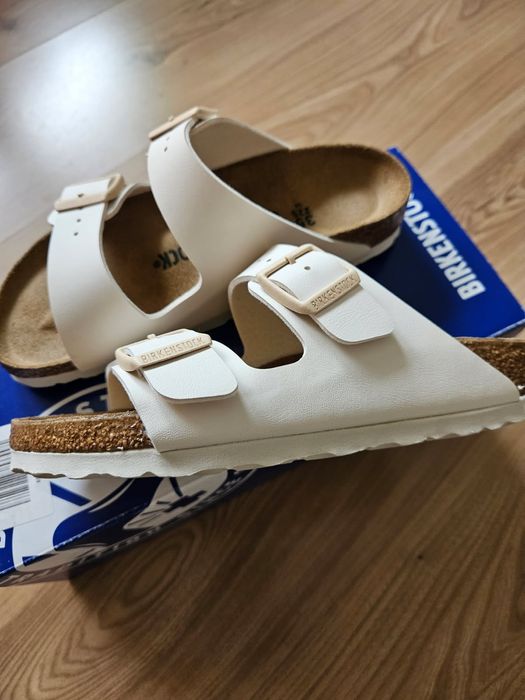 Klapki BIRKENSTOCK Arizona eggshell
Brak opinii