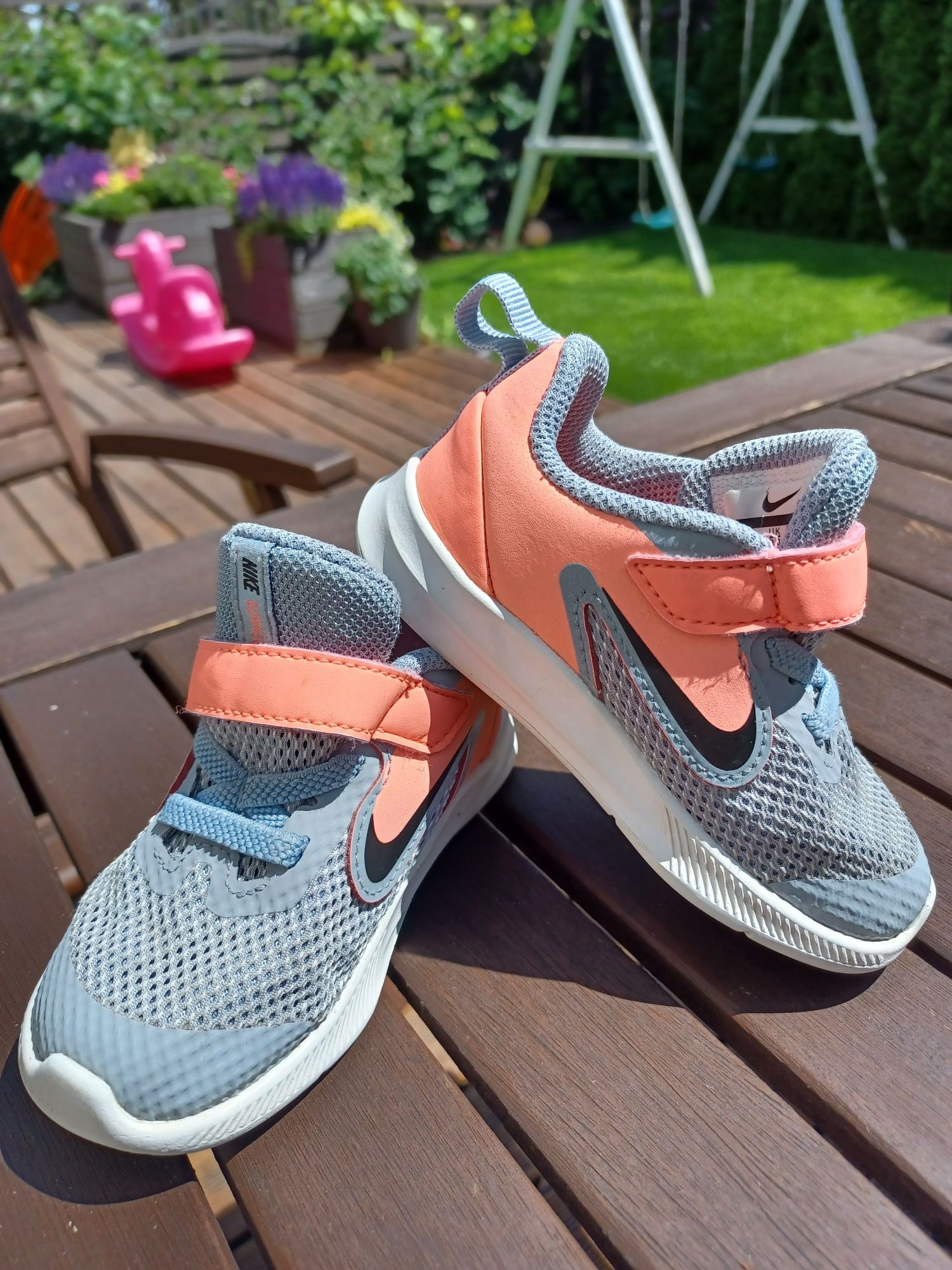 Buty nike dla dziewczynki 22