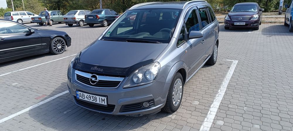 Опель зафіра 1.8 газ/бенз. 7місць гарний стан