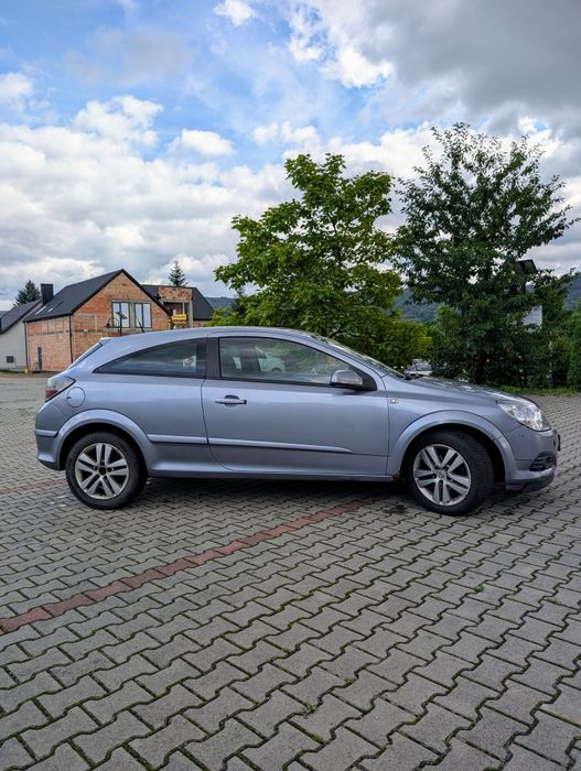 Opel Astra H GTC