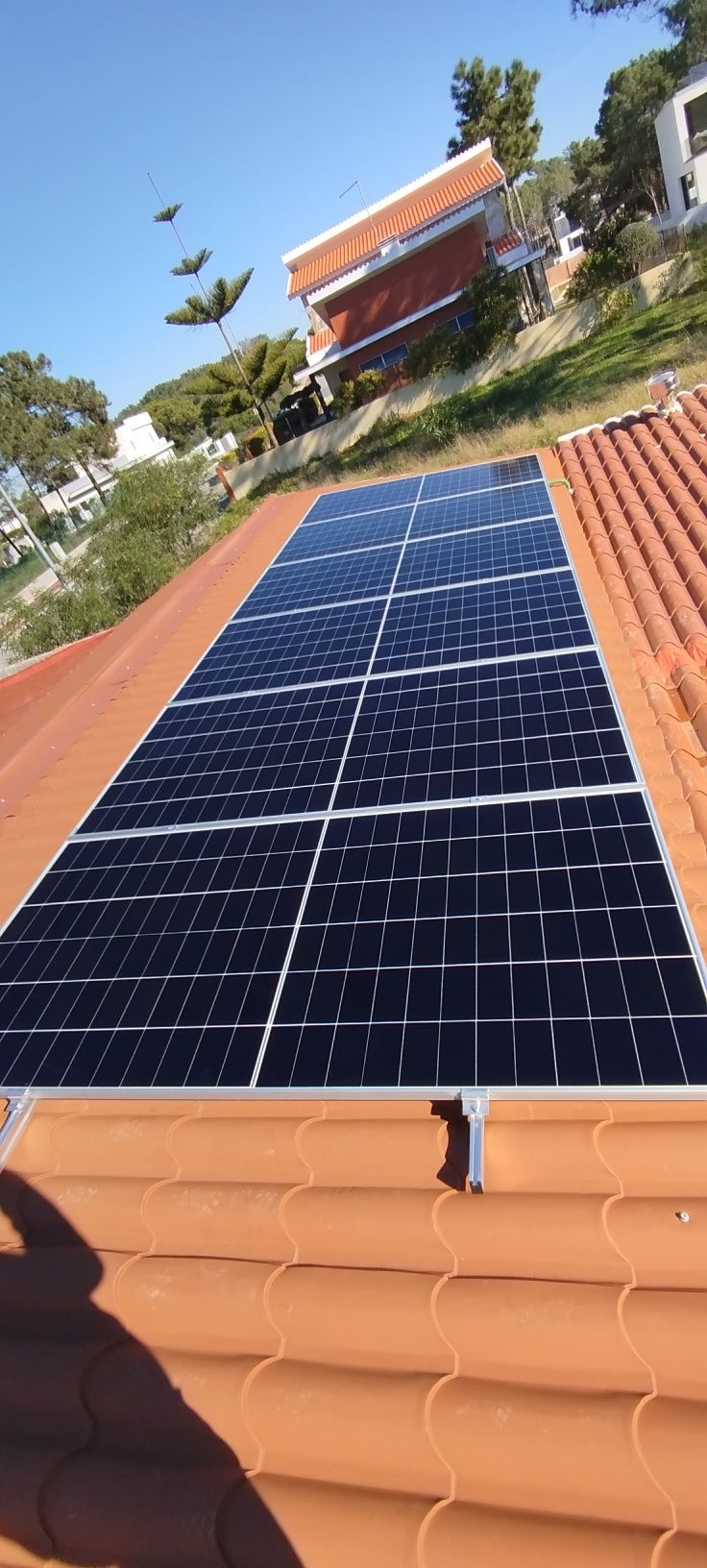 Instalações e. Reparos de painéis fotovoltaicos