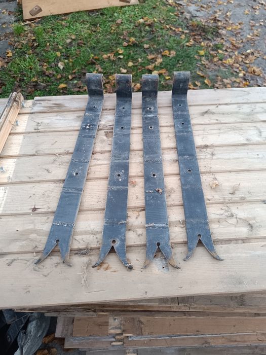 Zawiasy do okiennic 5 zł szt