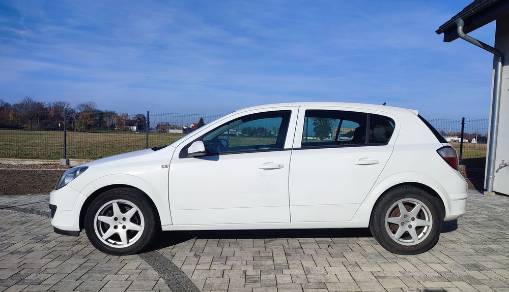 Opel Astra H salon Polska