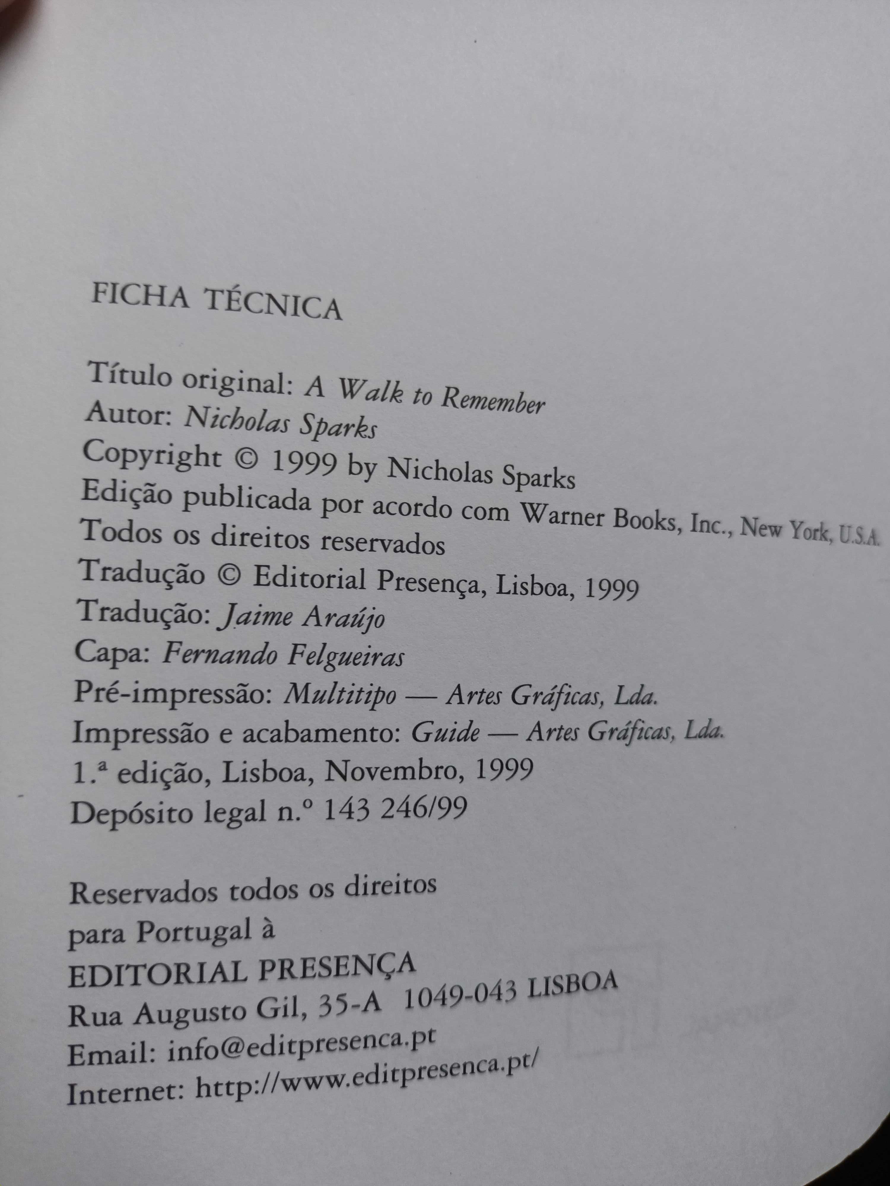 "Um Momento Inesquecível" por Nicholas Sparks - 1ª Edição