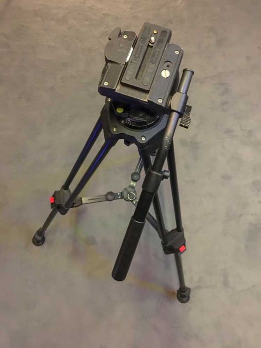 Tripé Cartoni Focus HD Fluid Head & Two-Stage 3-Tube Aluminum Alloy