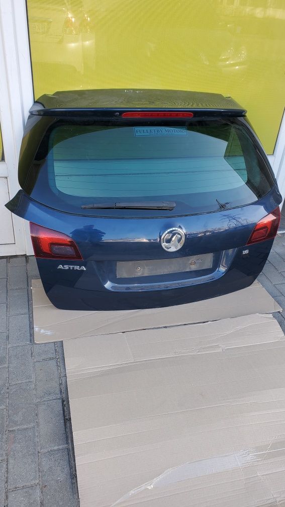 Кришка багажника, ляда  Opel Astra J. Caravan. 2010-2015р. Опель Астра